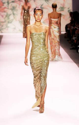 Illustration for article titled Monique Lhullier's Gowns Leave Audience Gasping In Awe